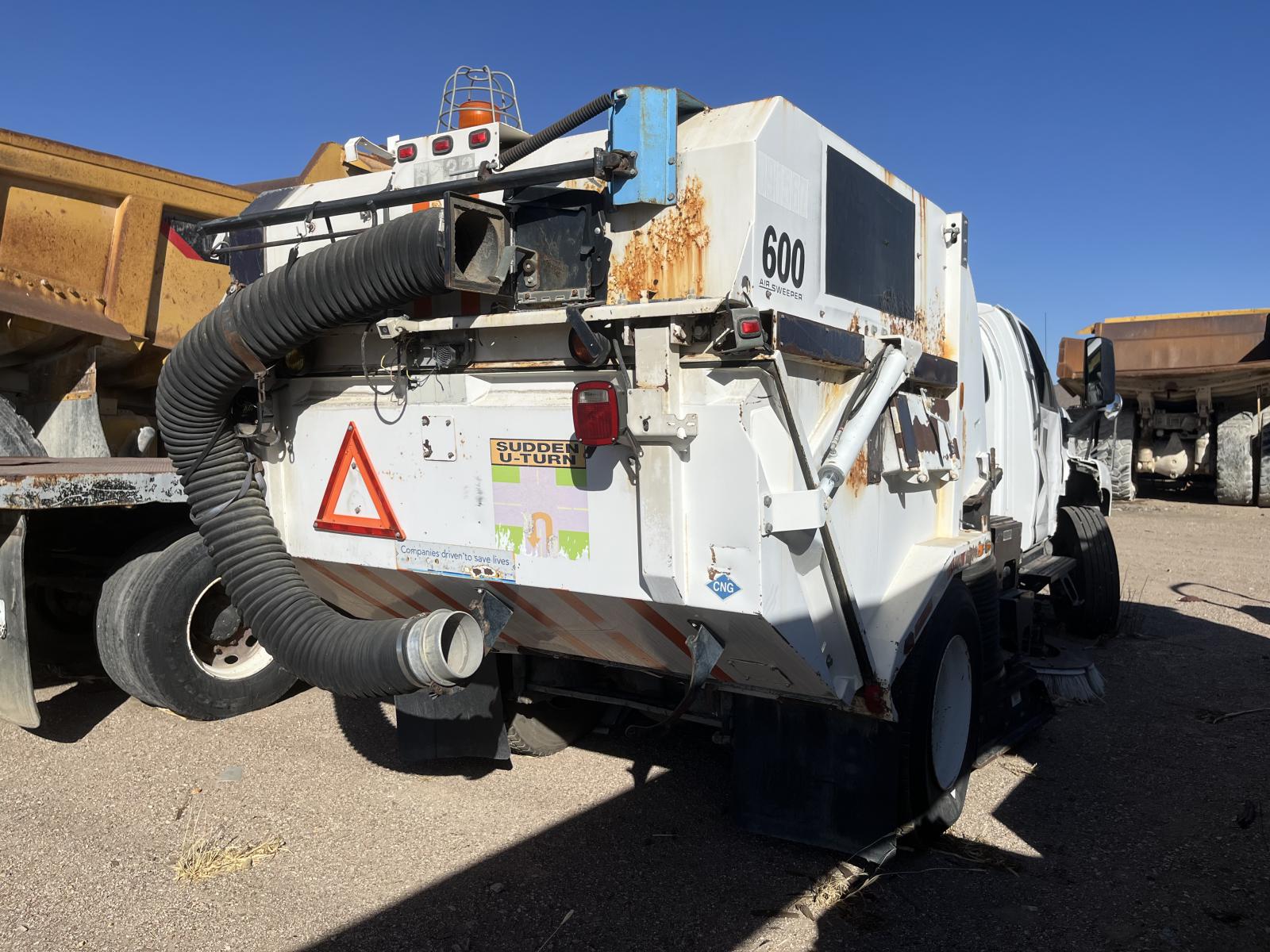 ./imagenes/INVOICE/2019/16840/CAMION BARREDORA GMC TOPKICK C7500 (5).JPG